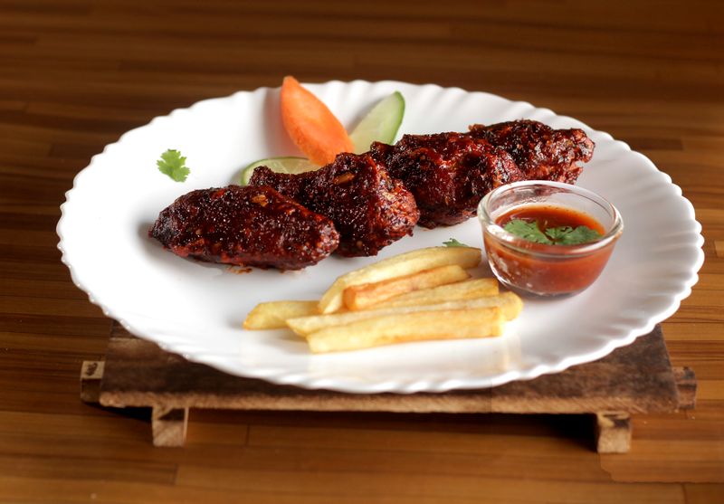 Buffalo Wings with dipping sauce